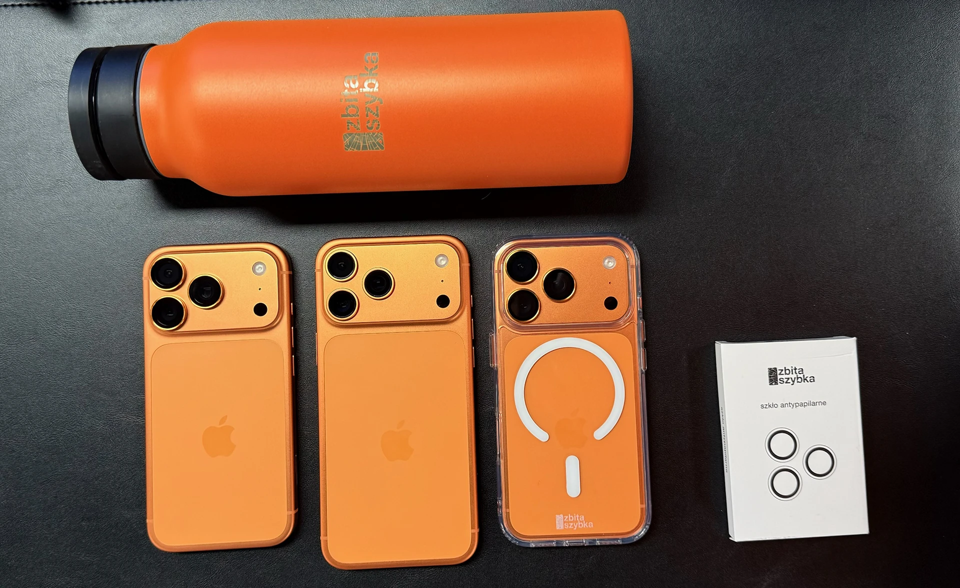 iPhone 17 Pro w etui iPhone 17 Pro w etui