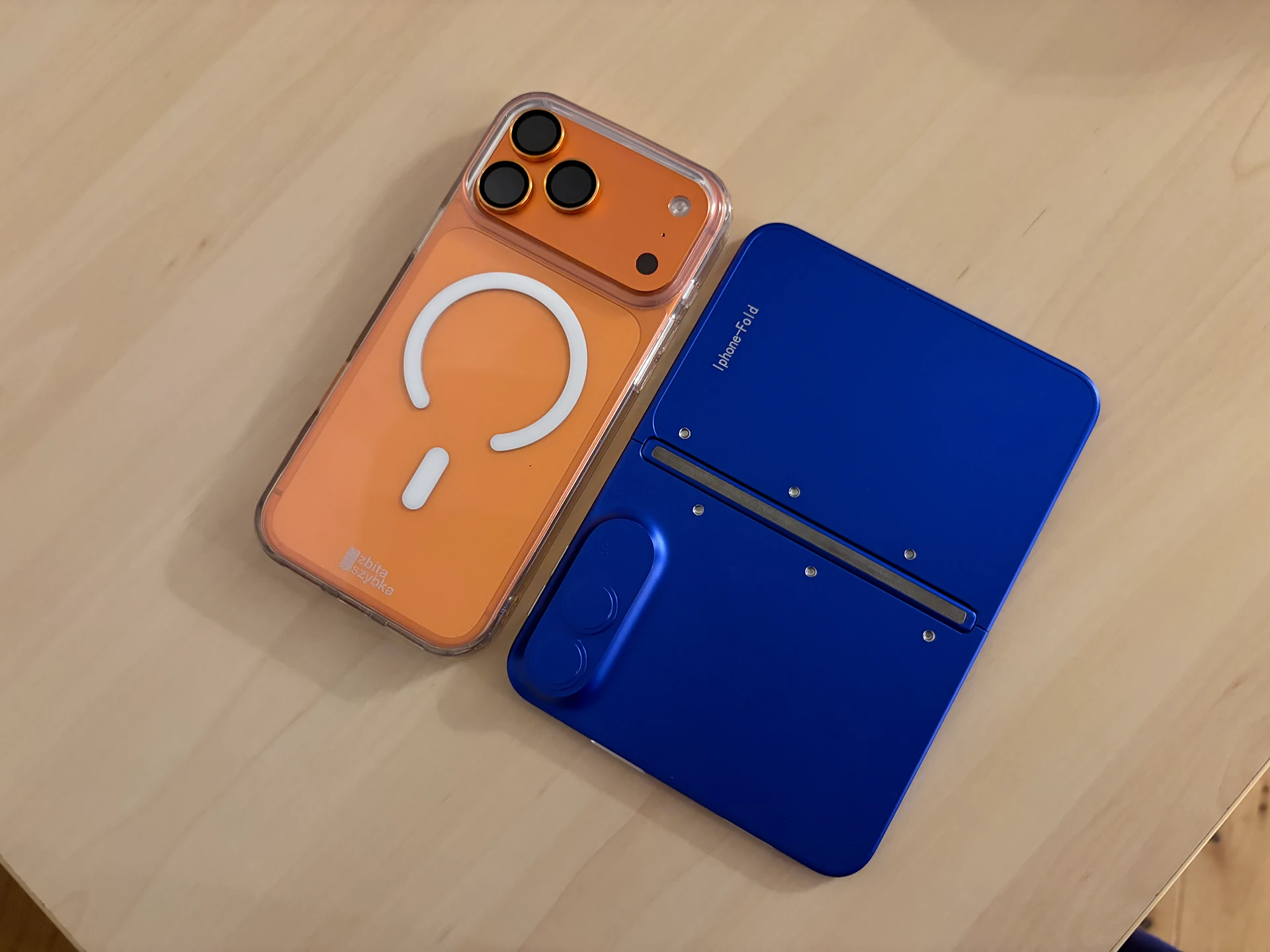 Apple Ultra - rozmiary i wygląd po rozłożeniu