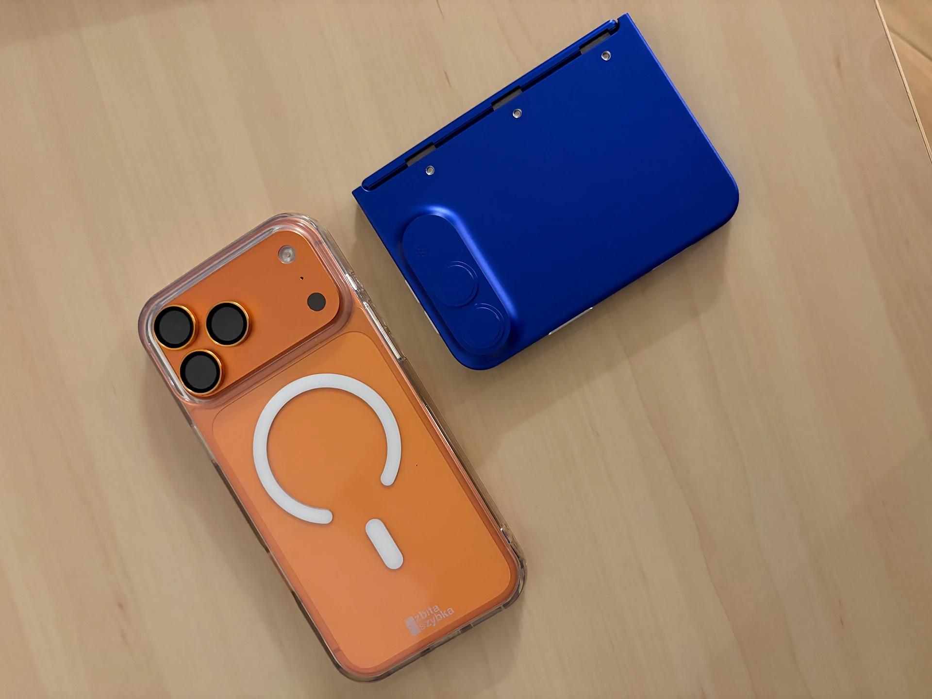 Apple Ultra - rozmiary i wygląd po zamknięciu
