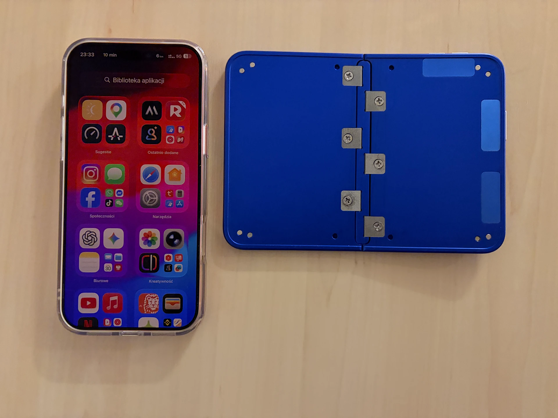 Apple Ultra w porównaniu do iPhone 17 Pro Max