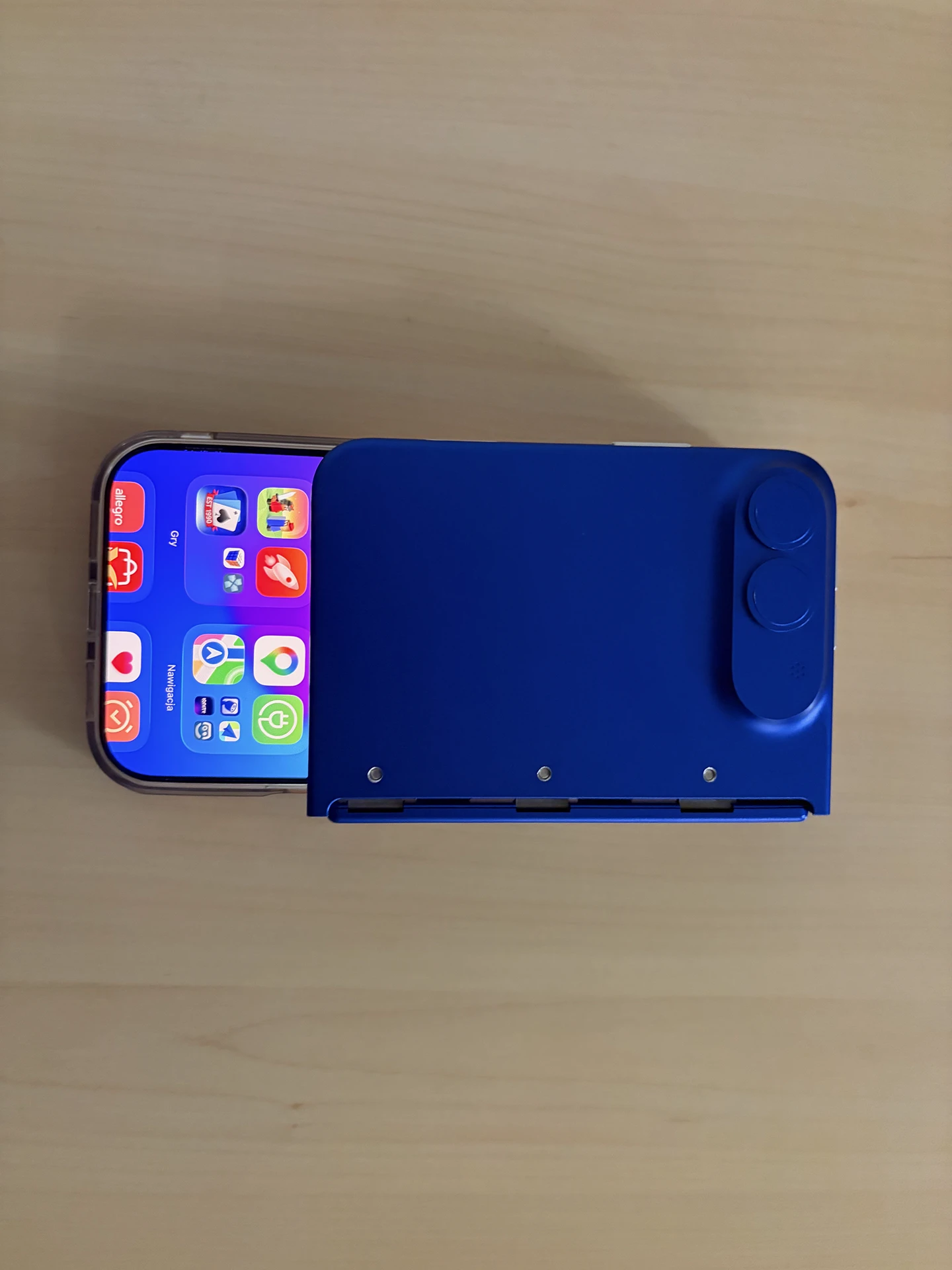 Złożony Apple Ultra w porównaniu do iPhone 17 Pro Max